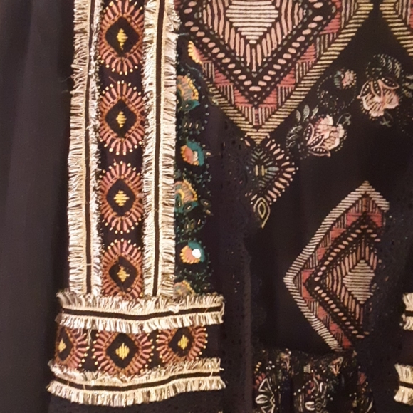 Gorgeous, Boho embroidered kimono-style open top. - Picture 5 of 9